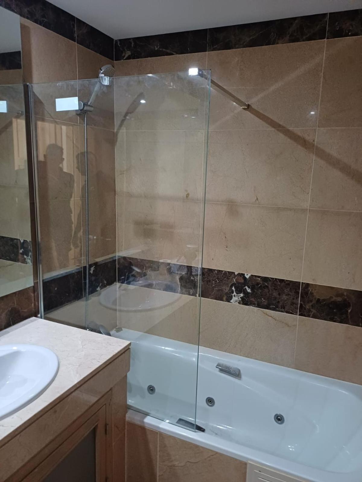 Lovely With Pool & Sea Views - Marina Del Castillo 2129 Appartement Manilva