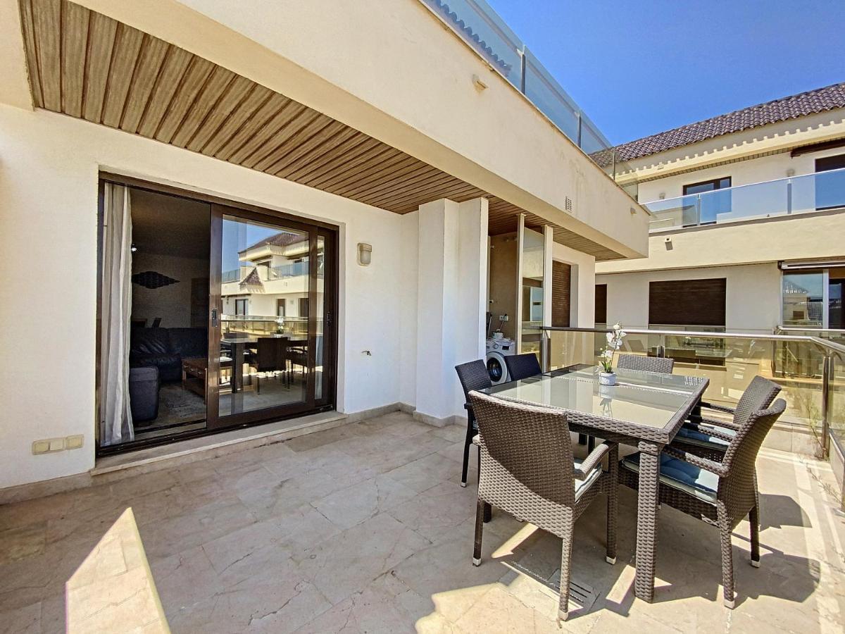Lovely With Pool & Sea Views - Marina Del Castillo 2129 Appartement Manilva