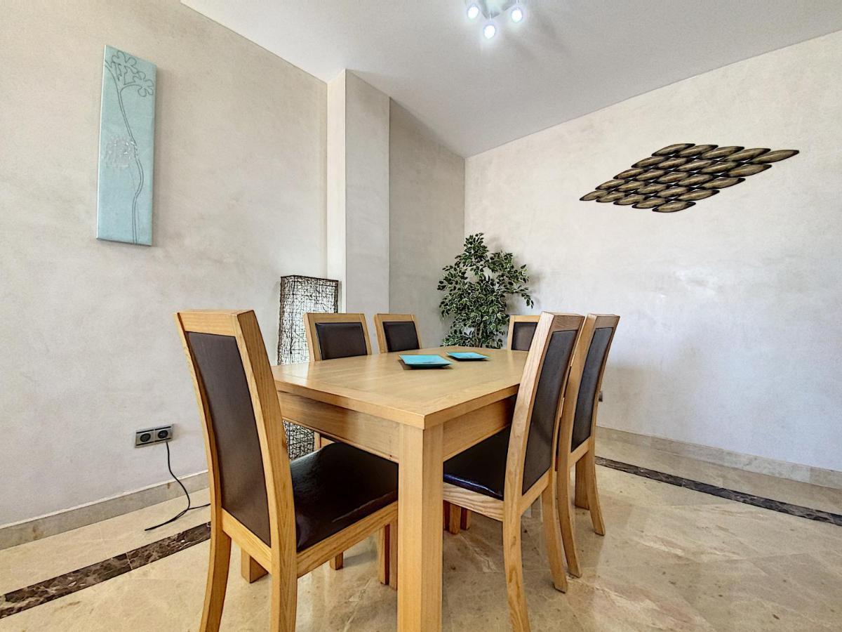 Lovely With Pool & Sea Views - Marina Del Castillo 2129 Manilva