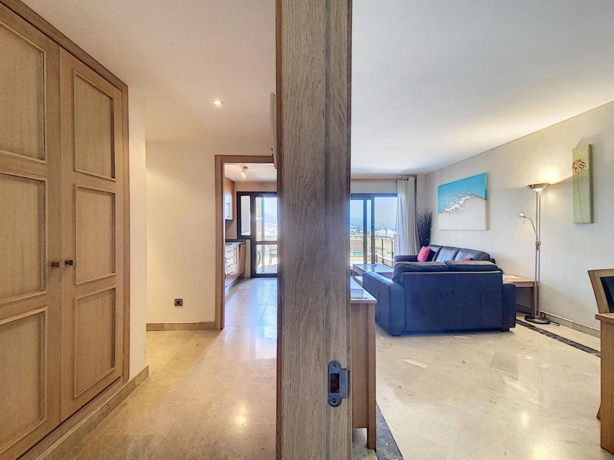 Lovely With Pool & Sea Views - Marina Del Castillo 2129 Apartment Manilva