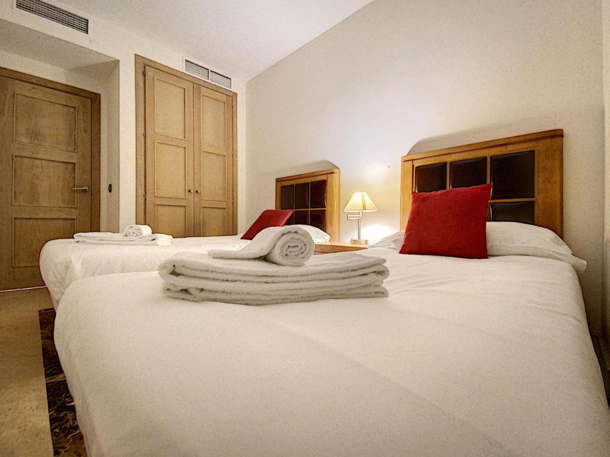 Lovely With Pool & Sea Views - Marina Del Castillo 2129 *