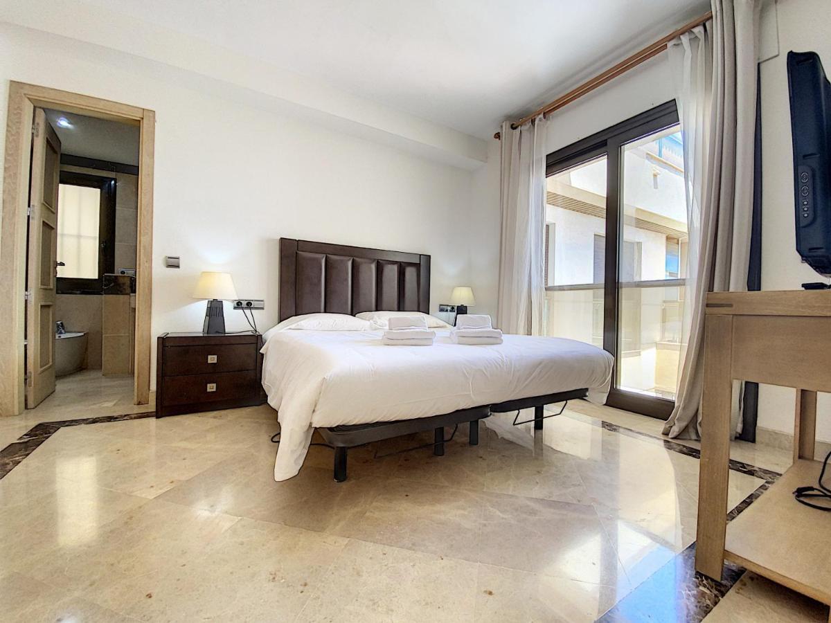 Apartment Lovely With Pool & Sea Views - Marina Del Castillo 2129 Manilva