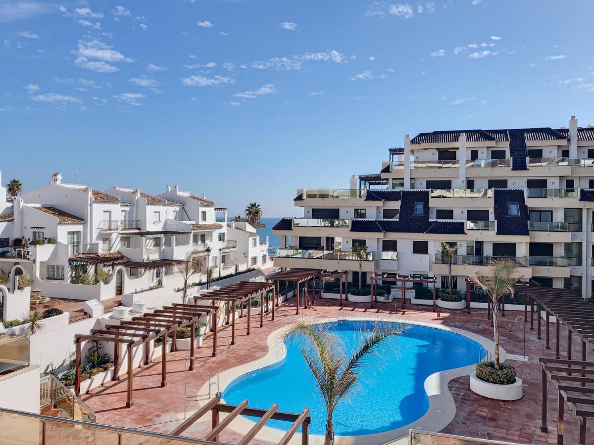 Lovely With Pool & Sea Views - Marina Del Castillo 2129 * Manilva
