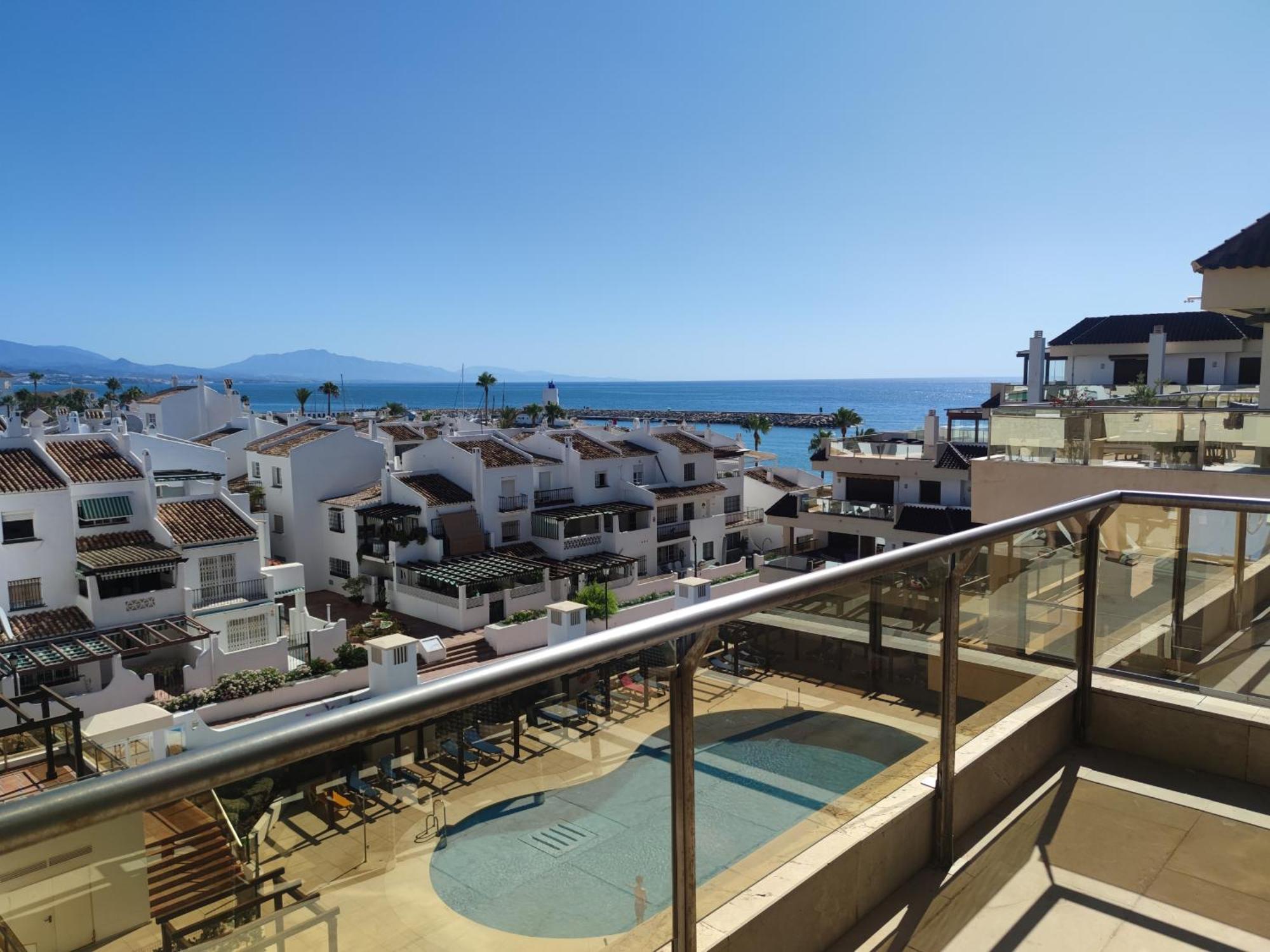 Lovely With Pool & Sea Views - Marina Del Castillo 2129 Apartment Manilva